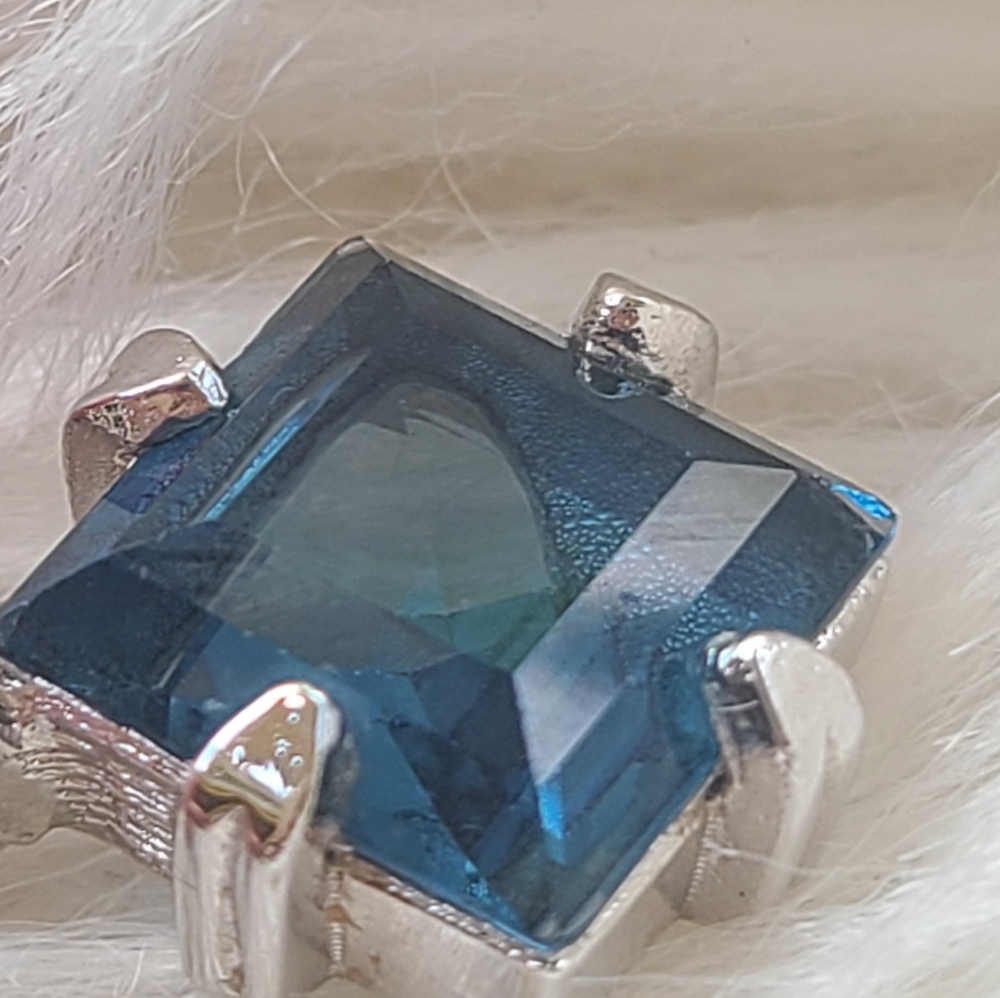 Christian Dior Blue Crystal Drop Post Earrings- Excellent Vintage Condition - Picture 8 of 9